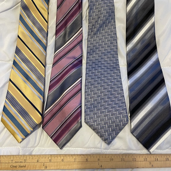 Bundle 4 silk ties: 3 GeoffreyBeene, 1 Perry Ellis - Picture 1 of 2